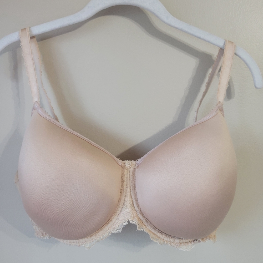 Wacoal Full Figure Underwire Bra Size 38DDD Cream